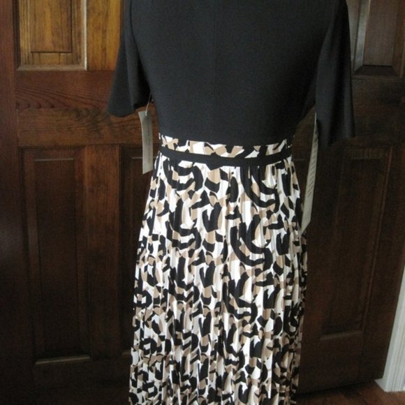 NWT! London Town with Pleated Skirt Business Casual Dress woman's size 6 - Picture 4 of 7